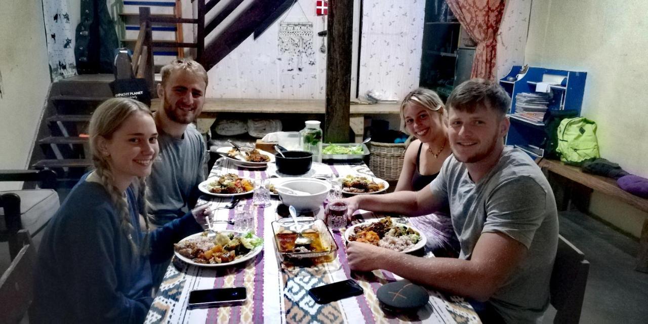 Smiley'S Homestay Berastagi Εξωτερικό φωτογραφία