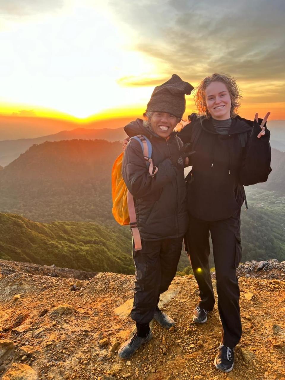 Smiley'S Homestay Berastagi Εξωτερικό φωτογραφία