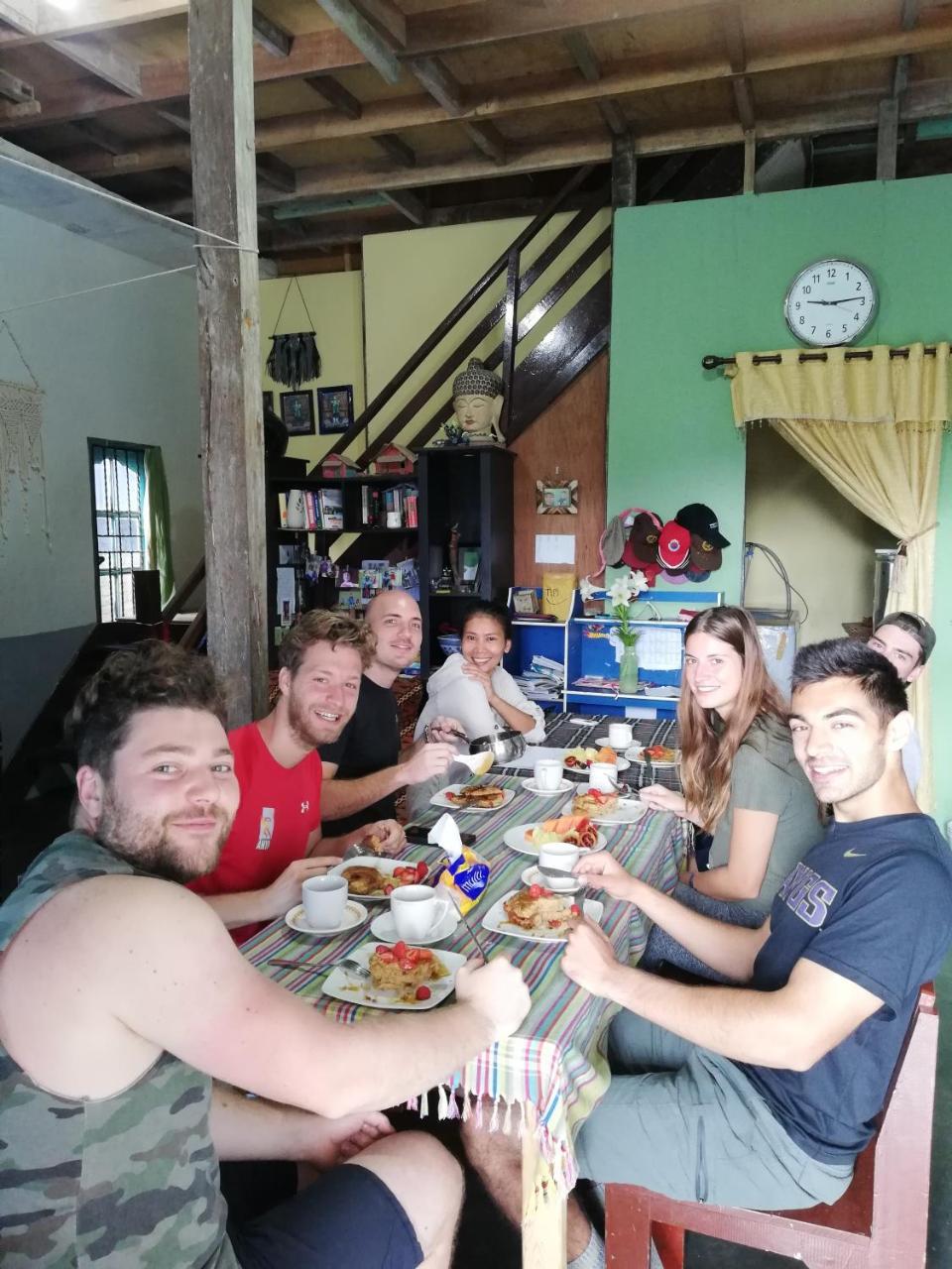 Smiley'S Homestay Berastagi Εξωτερικό φωτογραφία