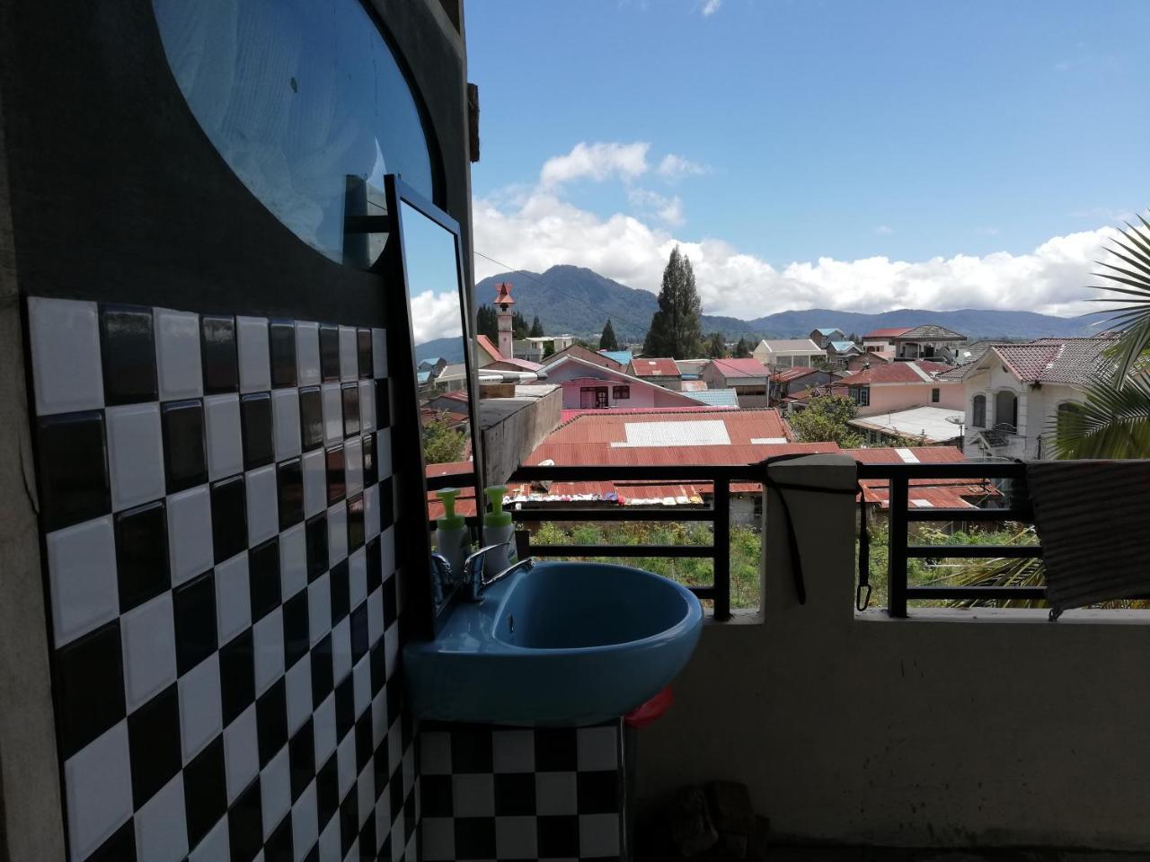 Smiley'S Homestay Berastagi Εξωτερικό φωτογραφία