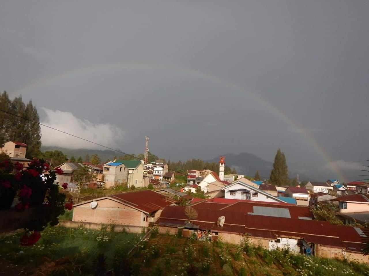 Smiley'S Homestay Berastagi Εξωτερικό φωτογραφία